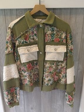 POL Olive Green Floral Patchwork Utility Jacket with Cream Quilted Pockets